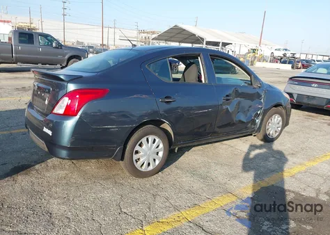 2017 Nissan Versa 1.6 S+ z USA, uszkodzony, nr VIN 3N1CN7AP1HL877861